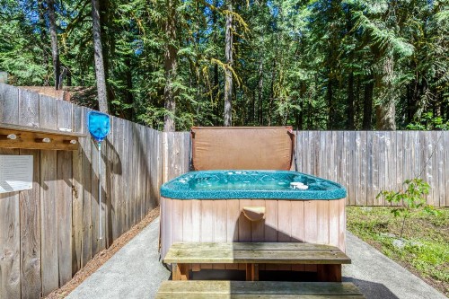 The Sharp Cabin - image 7