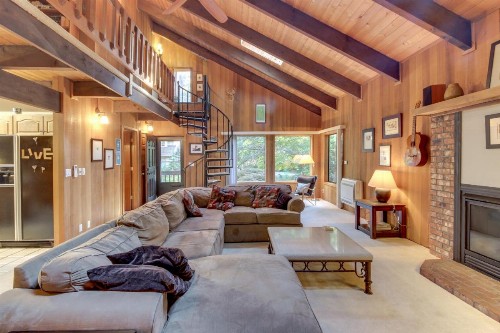 Mountain Meadow Lodge - image 1