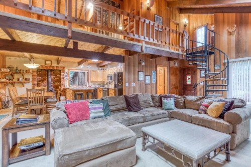 Mountain Meadow Lodge - image 3