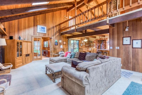 Mountain Meadow Lodge - image 5