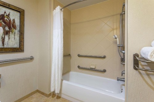 Hampton Inn & Suites Wellington - image 10