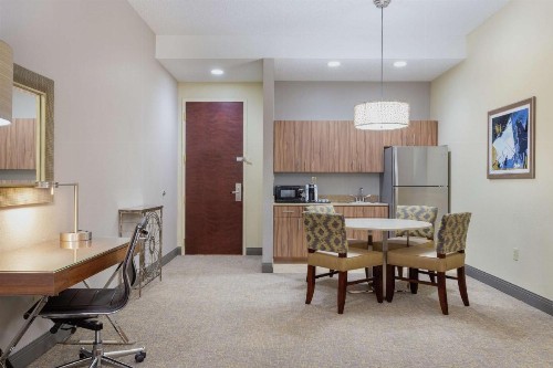 Hampton Inn & Suites Wellington - image 15