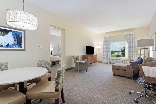 Hampton Inn & Suites Wellington - image 18