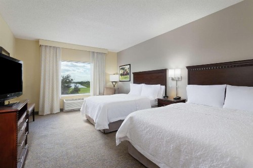 Hampton Inn & Suites Wellington - image 22
