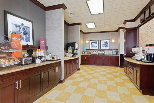 Hampton Inn & Suites Wellington - image 34