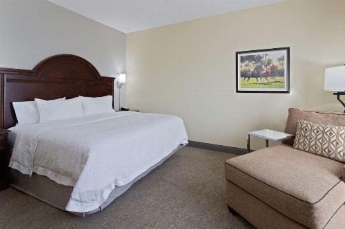 Hampton Inn & Suites Wellington - image 4