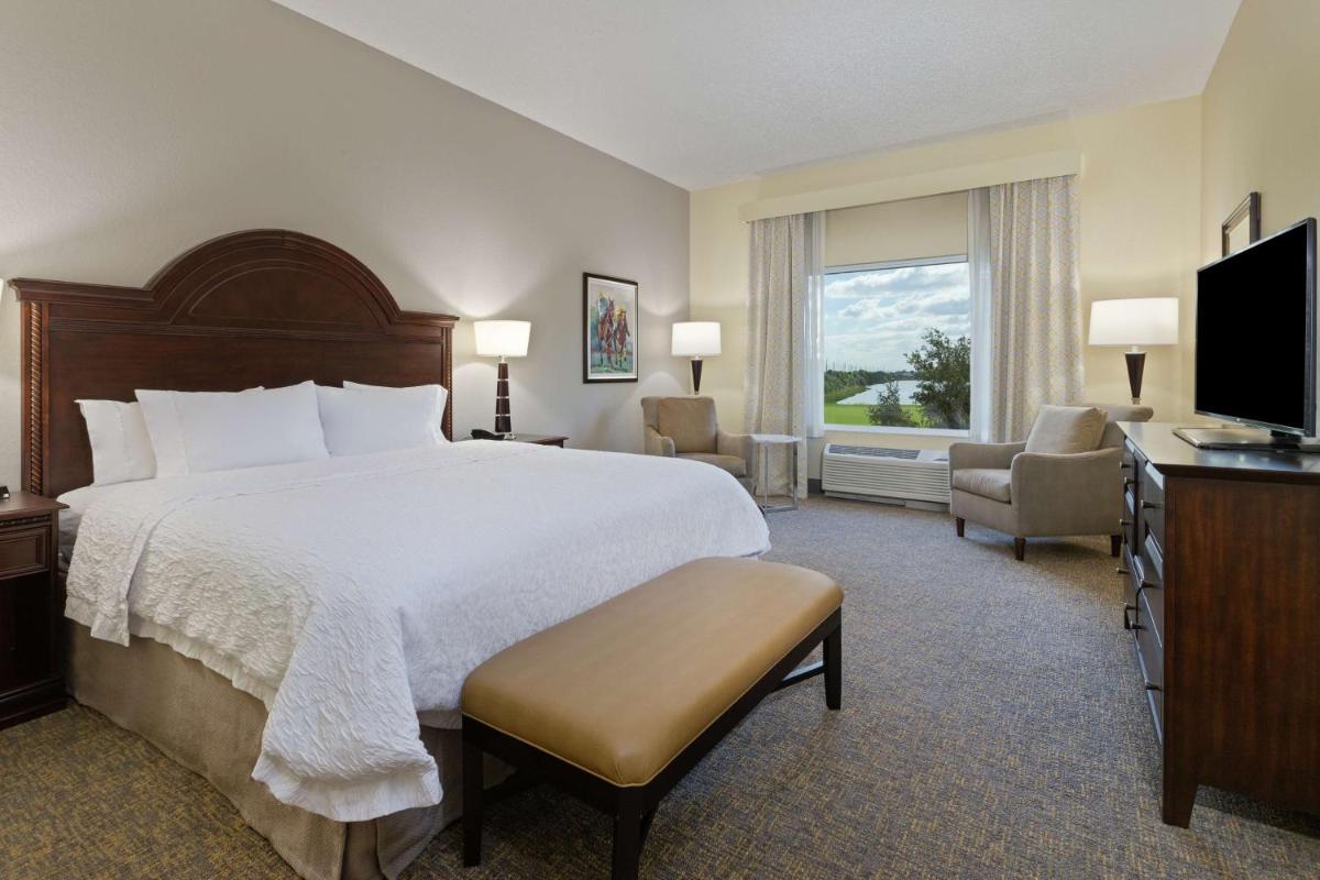 Hampton Inn & Suites Wellington - image 7