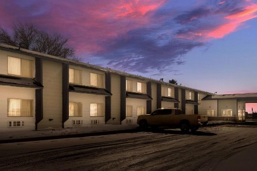 Rest Inn Suites Motel - image 19