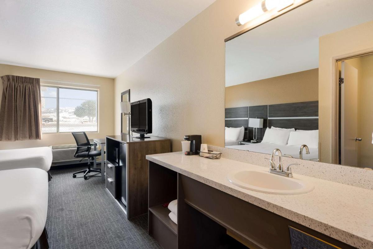 Rest Inn Suites Motel - image 2