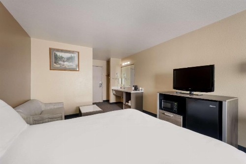 Rest Inn Suites Motel - image 22