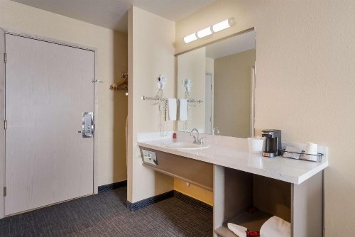 Rest Inn Suites Motel - image 23