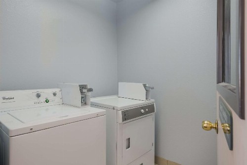 Rest Inn Suites Motel - image 28