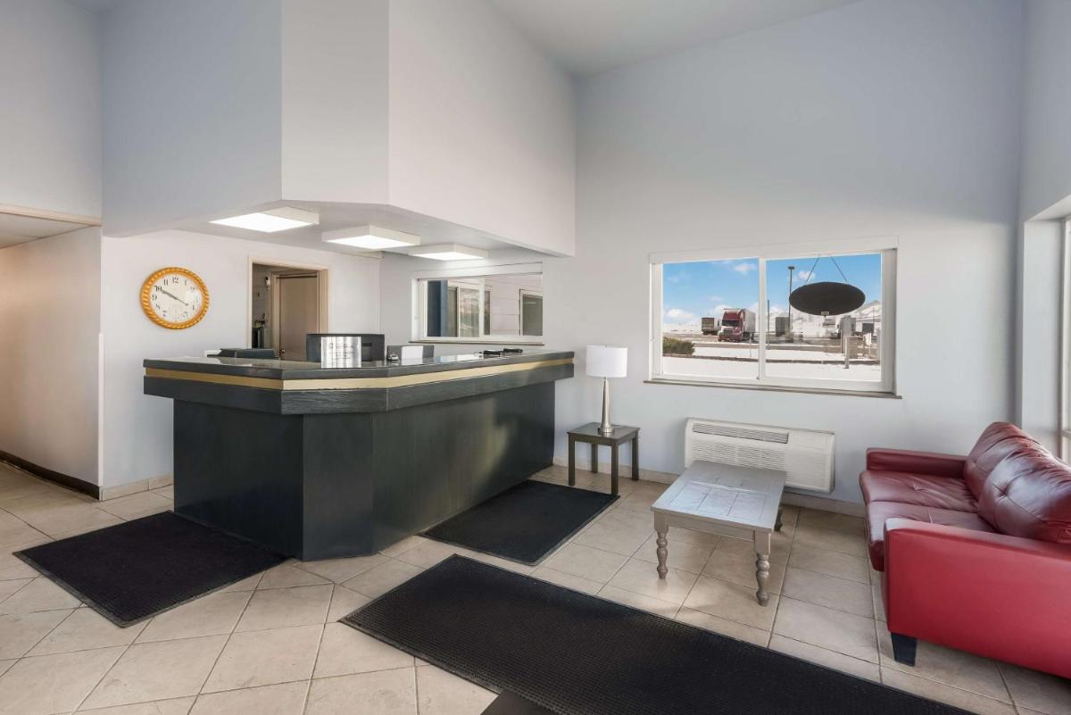 Rest Inn Suites Motel - image 3