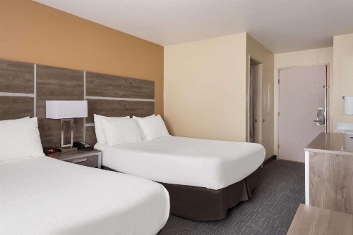 Rest Inn Suites Motel - image 5