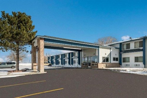 Rest Inn Suites Motel - image 9