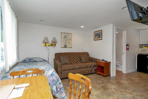 Ne'r Beach Motel - image 21
