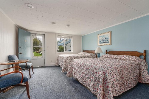 Ne'r Beach Motel - image 28
