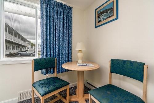 Ne'r Beach Motel - image 45