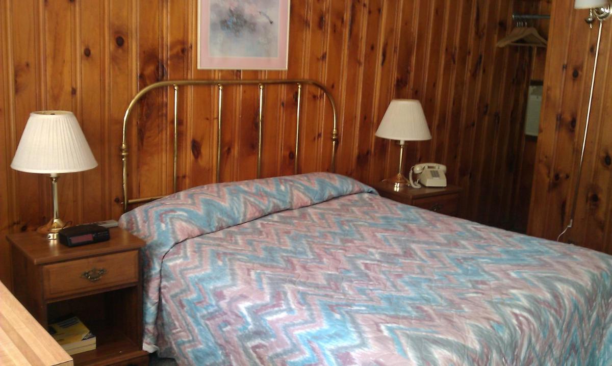 The Tallwood Motel - image 7