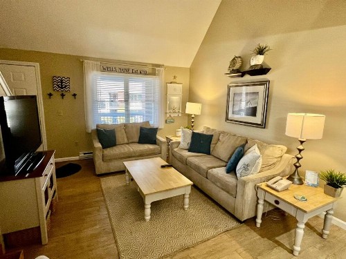 Elmwood Resort Hotel - image 11