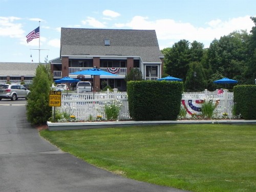 Elmwood Resort Hotel - image 14