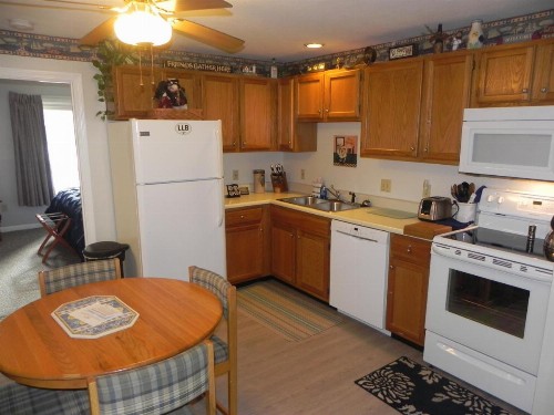 Elmwood Resort Hotel - image 26