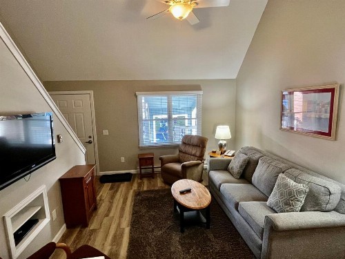 Elmwood Resort Hotel - image 28