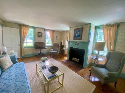 Holiday Guest House Bed & Breakfast - image 19