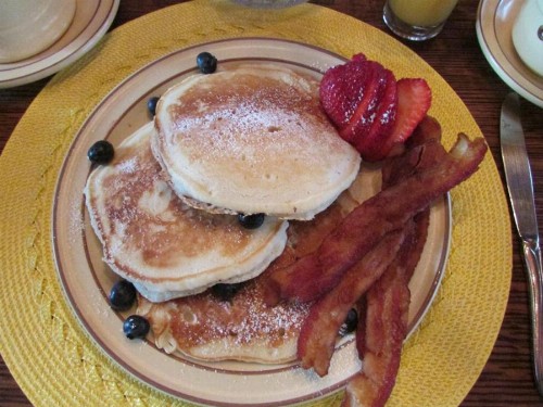 Holiday Guest House Bed & Breakfast - image 2