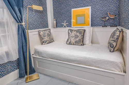 Holiday Guest House Bed & Breakfast - image 27