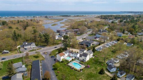 Holiday Guest House Bed & Breakfast - image 4