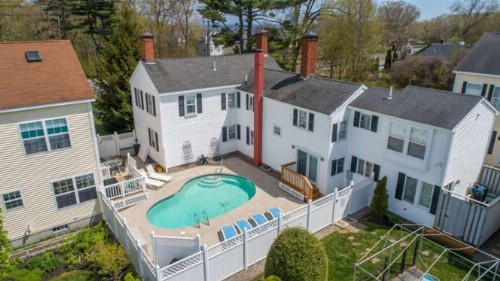 Holiday Guest House Bed & Breakfast - image 5