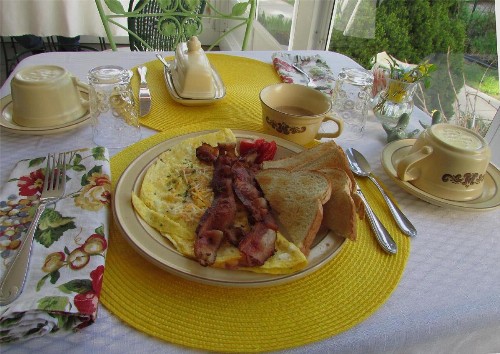 Holiday Guest House Bed & Breakfast - image 7