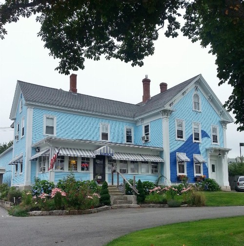 Coast Village Inn and Cottages - image 11