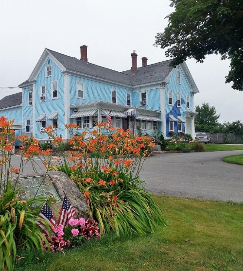Coast Village Inn and Cottages - image 12