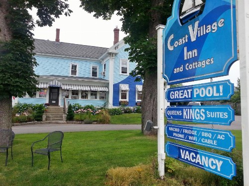 Coast Village Inn and Cottages - image 9