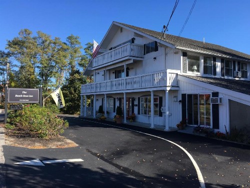 The Beach Rose Inn - image 9