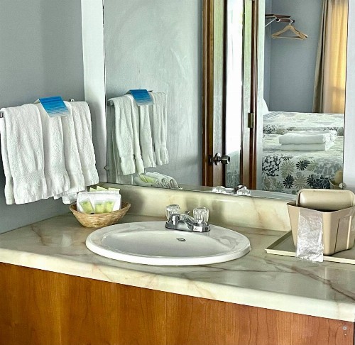 Seacoast Motel - image 5
