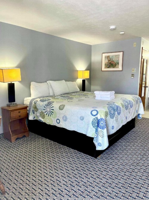 Seacoast Motel - image 9
