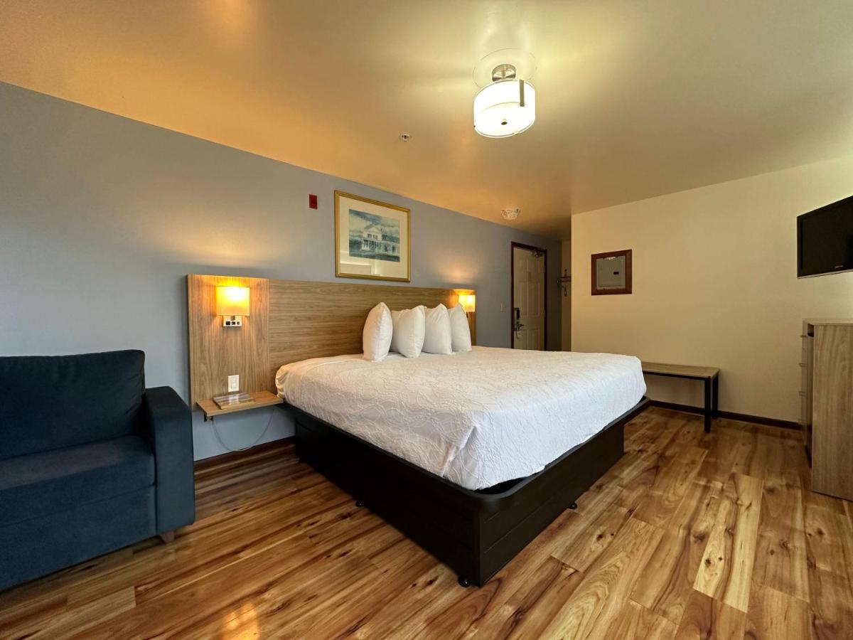 USA Inn - image 4