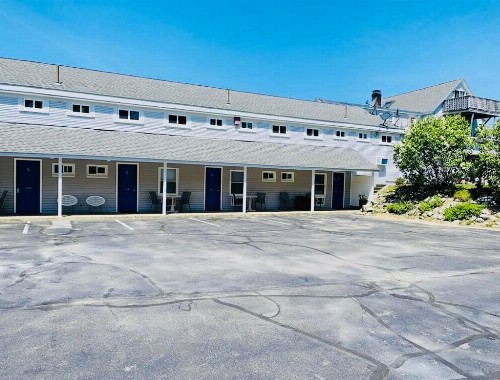 Wells Moody Motel - image 49