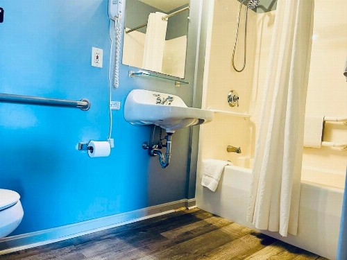 Wells Moody Motel - image 7