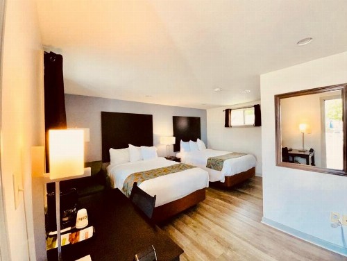 Wells Moody Motel - image 9