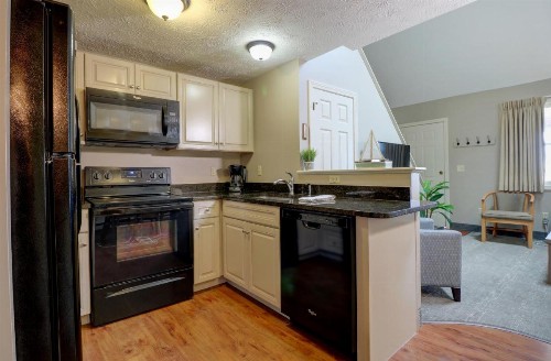 Misty Harbor Resort - image 19