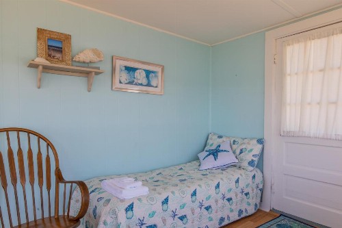 The Eastern Avenue Cottage - image 11