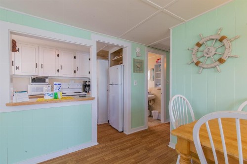 The Eastern Avenue Cottage - image 6