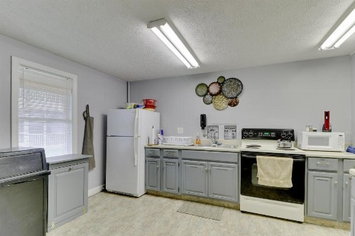 Wellington Manor - image 12