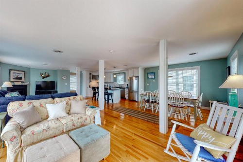 Coastal Retreat - image 9