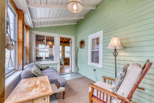 Cottage on the Cove - image 7