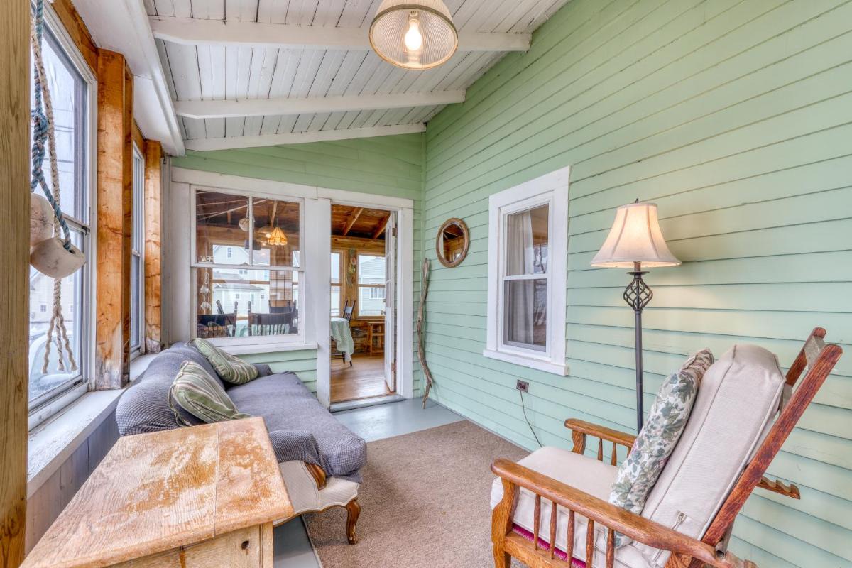 Cottage on the Cove - image 7